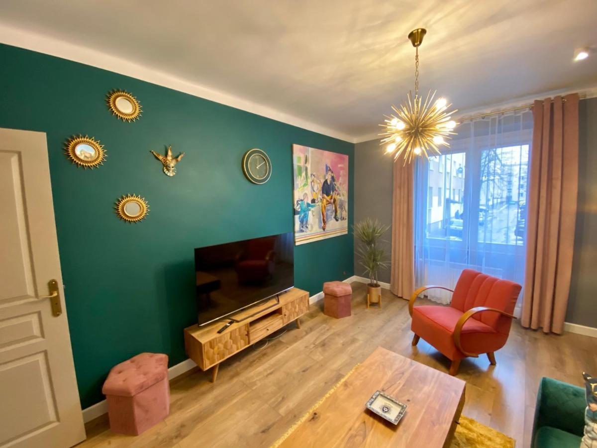 Apartament Golden Art Мелец Екстериор снимка