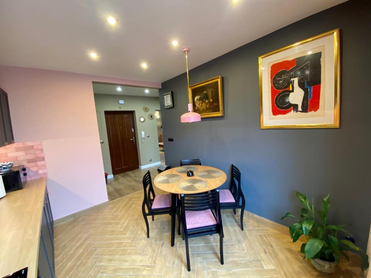 Apartament Golden Art Мелец Екстериор снимка